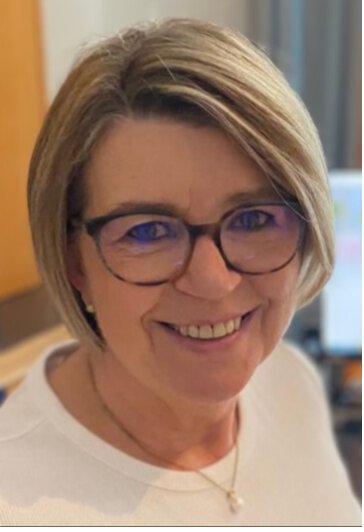 Dr Julia Reeve